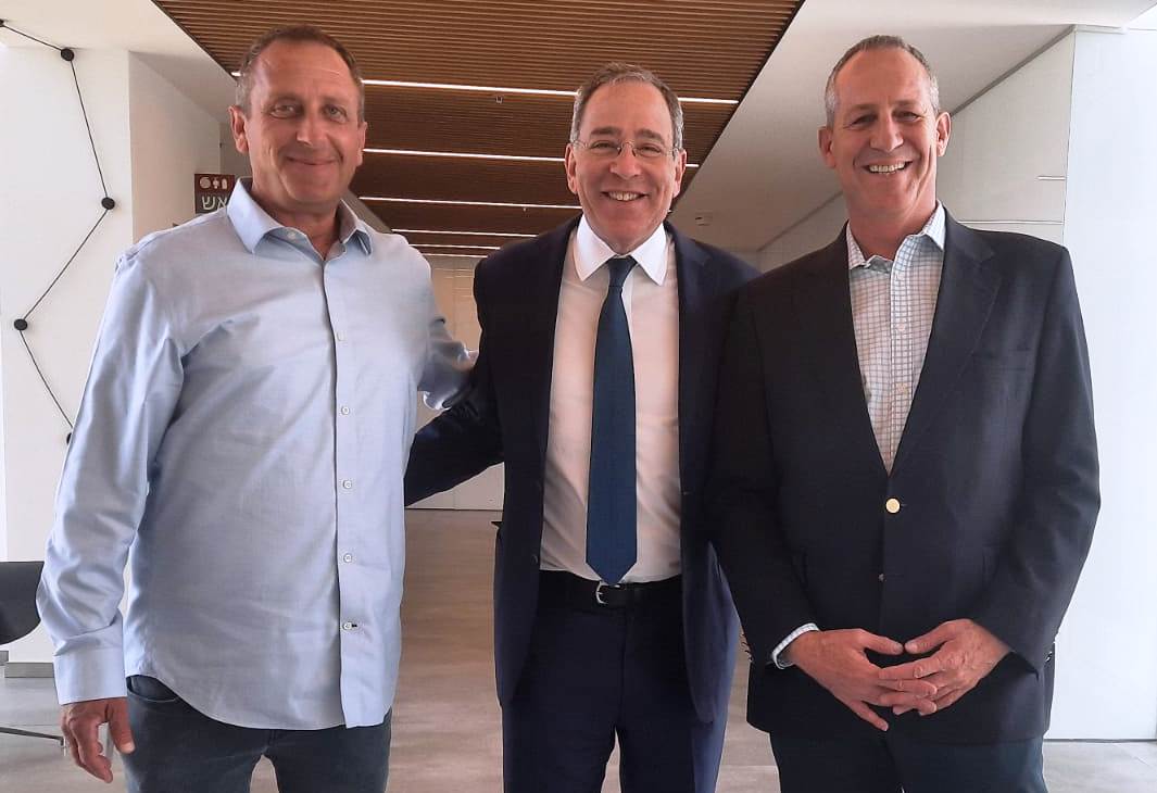 From left: Yaniv Garty, Intel CEO, Ambassador Thomas Nides, AmCham CEO, Oded Rose